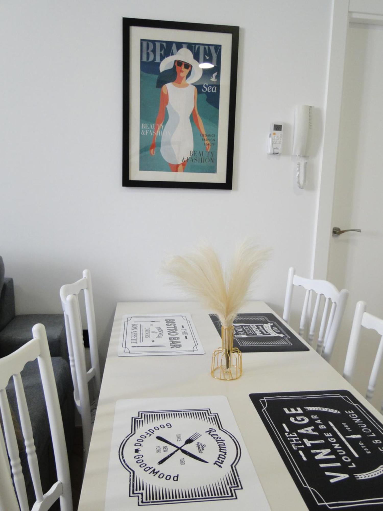 Almagro Suite-A Un Paso Bilik gambar