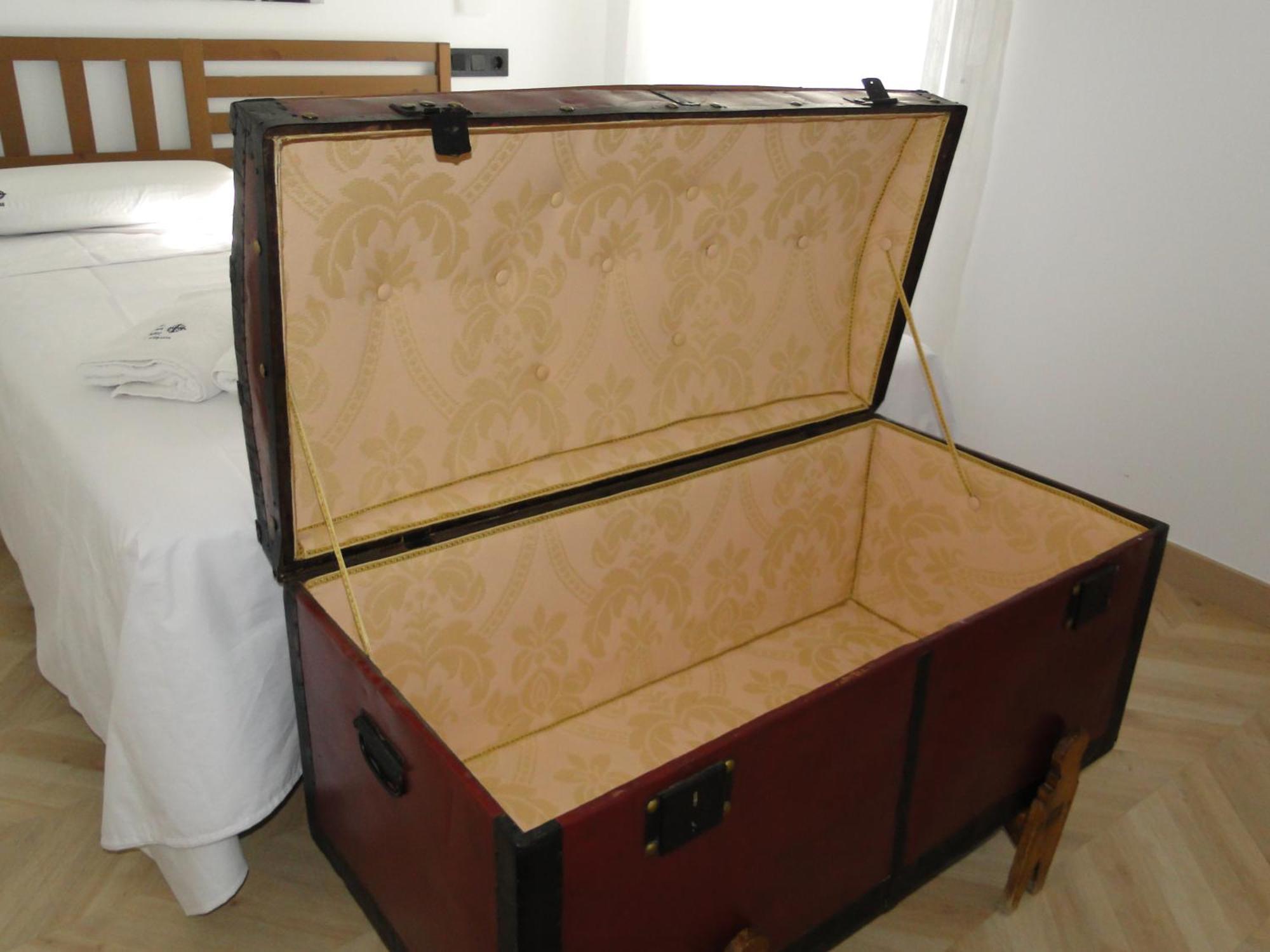 Almagro Suite-A Un Paso Bilik gambar