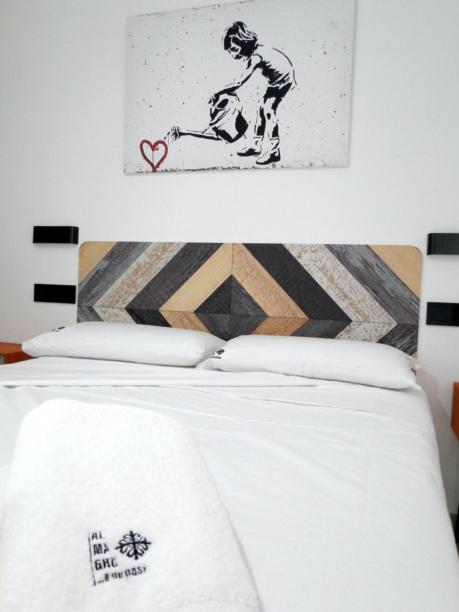 Almagro Suite-A Un Paso Bilik gambar
